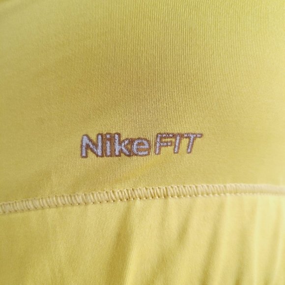 SOLD Nike Livestrong Sports Bra - Picture 6 of 7